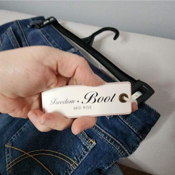 Tommy Hilfiger Freedom Boot Cut Jeans Mid Rise Womens Size 10 R Stretch - Picture 10 of 11